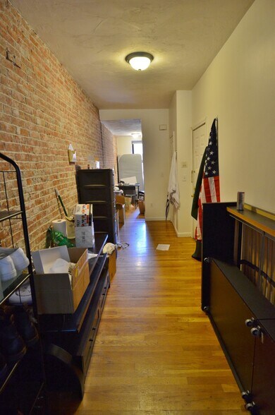 Building Photo - 111 Gainsborough St