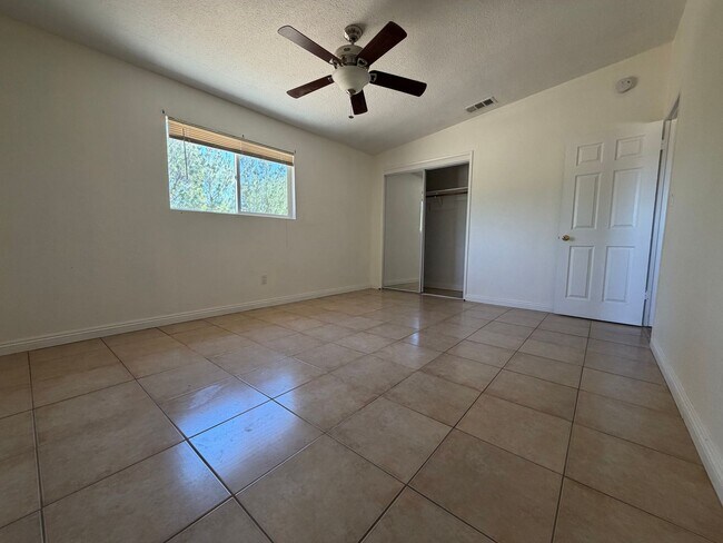 Building Photo - 3Bedroom/1.5 Bath Homeon 2.5 Acres...Rural Living At It's Best and For Only $2100 a Month