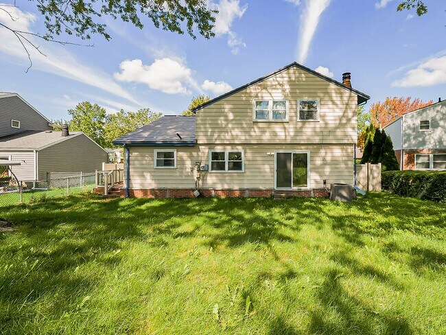 Building Photo - 42195 Park Ridge Rd