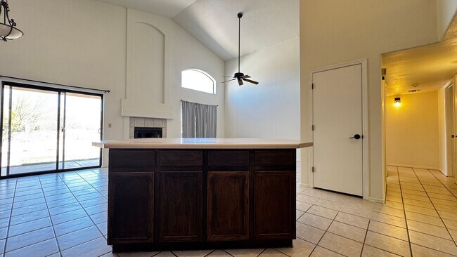 Building Photo - Eastside (Broadway and Houghton) 4 bedroom...