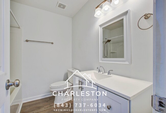 Building Photo - 605 Michigan Ct