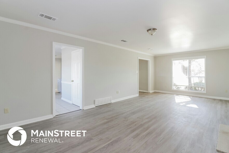 Building Photo - 7172 Market Square Dr