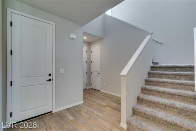 Building Photo - BEAUTIFUL 4 BEDROOM PROPERTY IN GATED COMMUNITY!