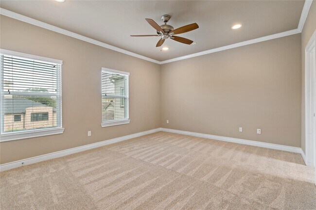 Building Photo - 4312 Dickson St