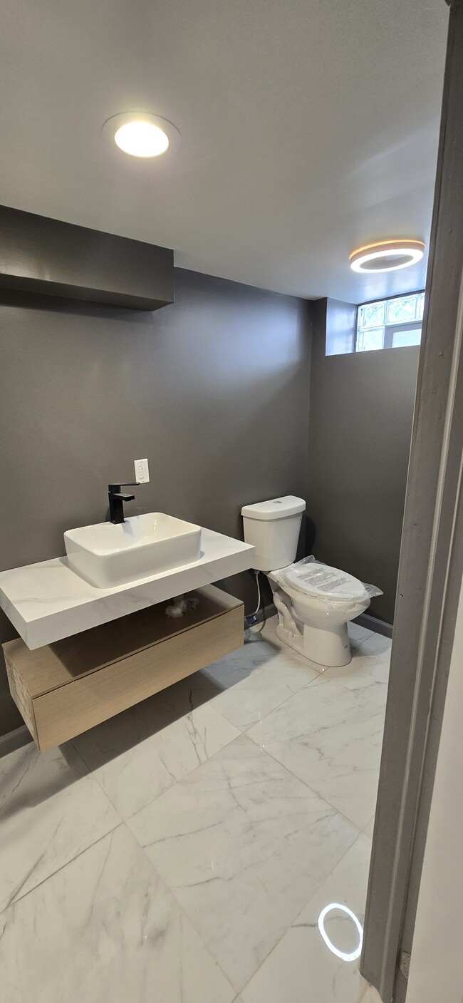 Building Photo - 15800 Whitcomb