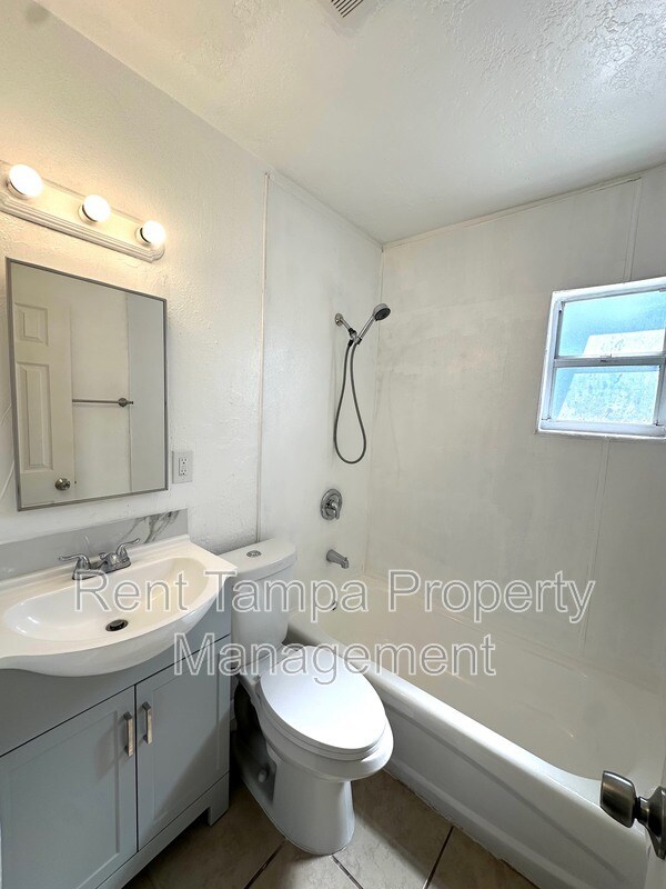 Building Photo - 626 31st St S