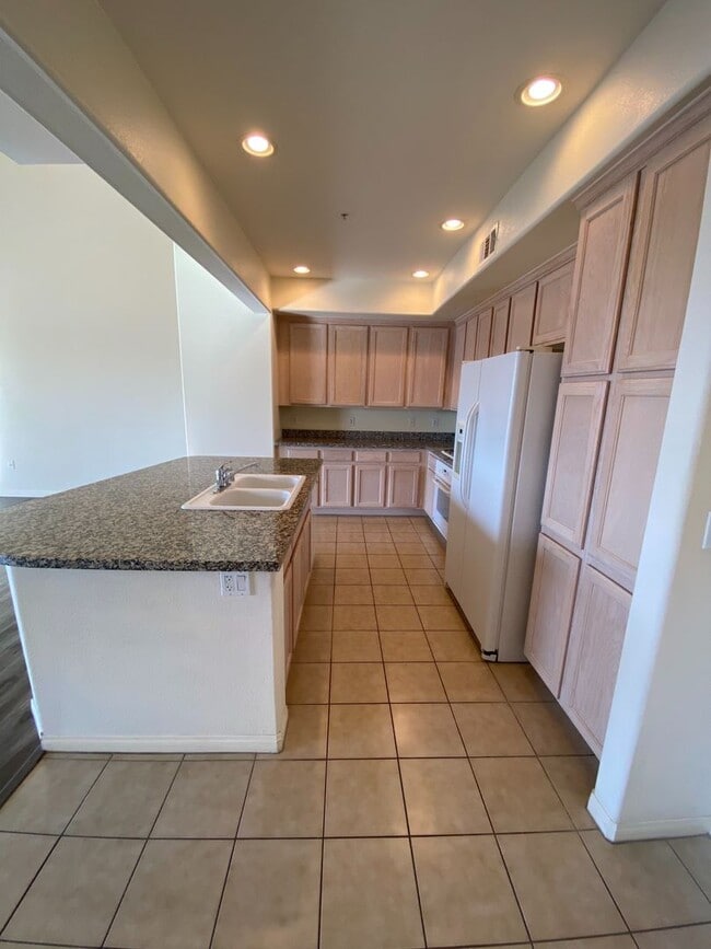 Building Photo - Beautiful, 2 story penthouse loft at the M...