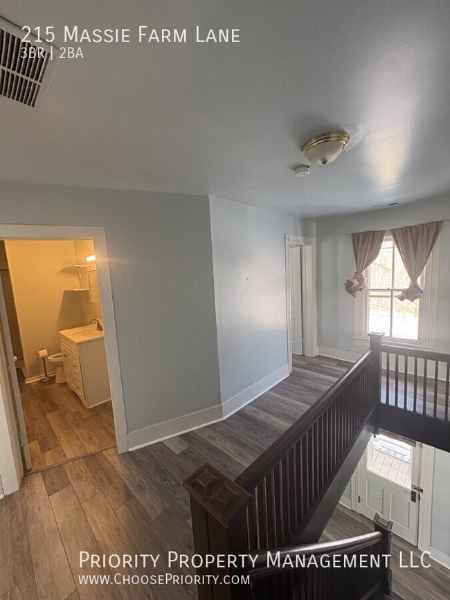 Building Photo - 215 Massie Farm Ln