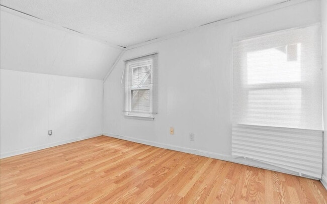 Building Photo - 410 Dunlap St