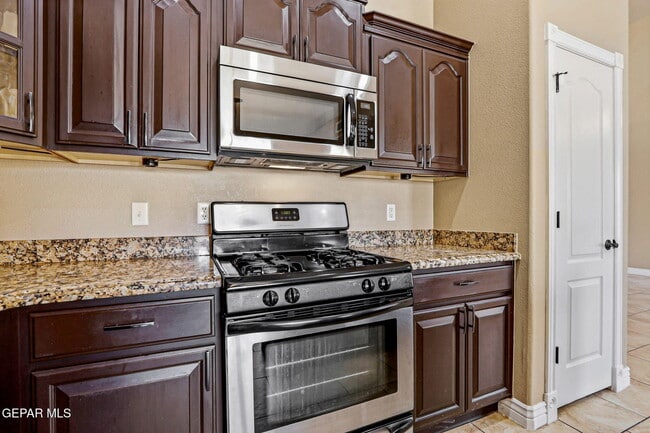 Building Photo - 3727 Grand Bahamas Dr