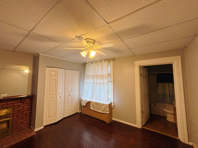 Building Photo - 5432 Baywood St