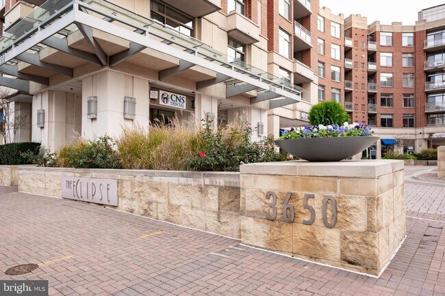 Building Photo - 3600 S Glebe Rd