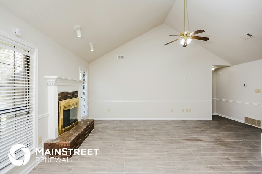 Building Photo - 5565 Liberty Ridge Cove