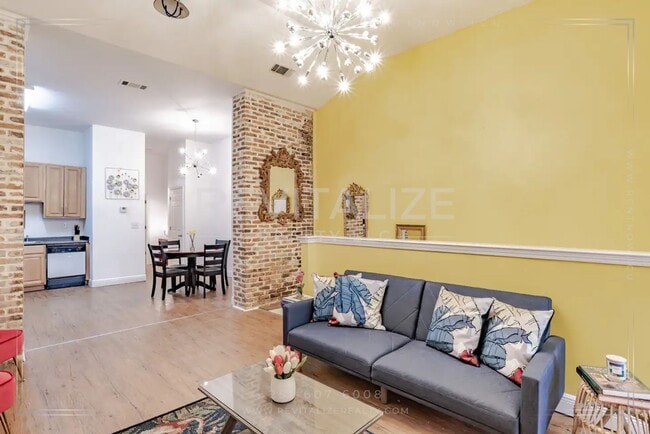 Building Photo - 163 State St