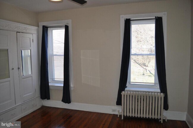 Building Photo - 4104 Terrace St