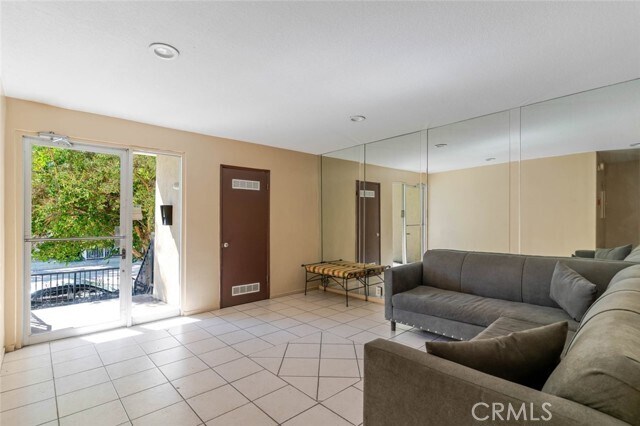 Building Photo - 13543 Moorpark St