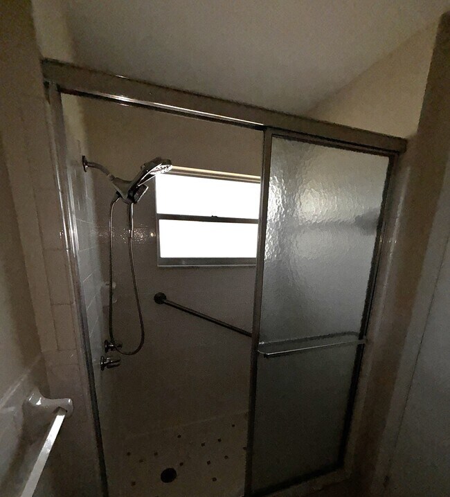 Building Photo - 1134 SE 3rd St