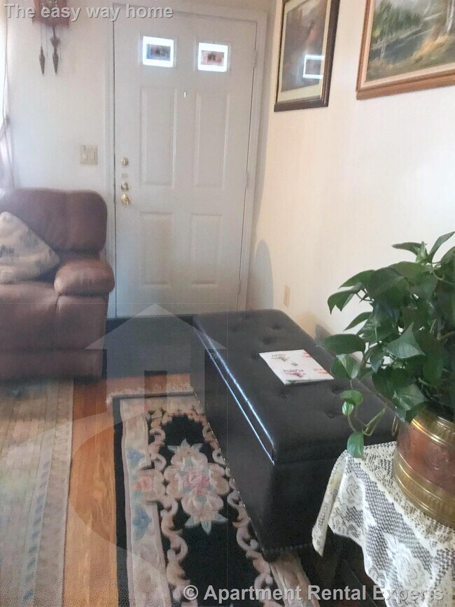 Building Photo - 7 Myrtle St