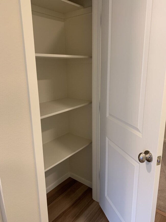 Building Photo - 3 Bed / 2.5 Bath Townhome with Attached Garage in NE Ft. Collins