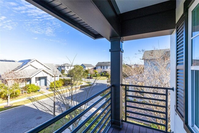 Building Photo - 9374 Reymont Street