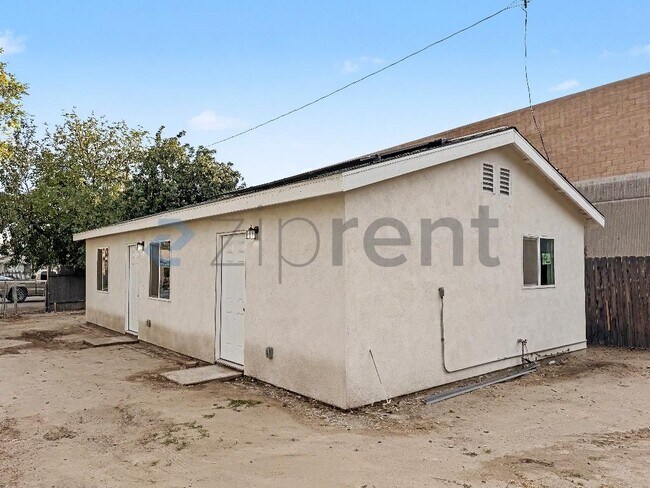 Building Photo - Unit 874