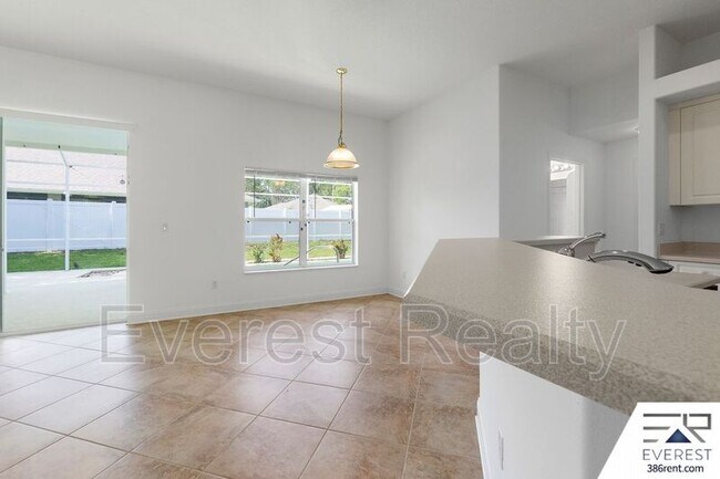 Building Photo - 13 Sleigh Bell Pl