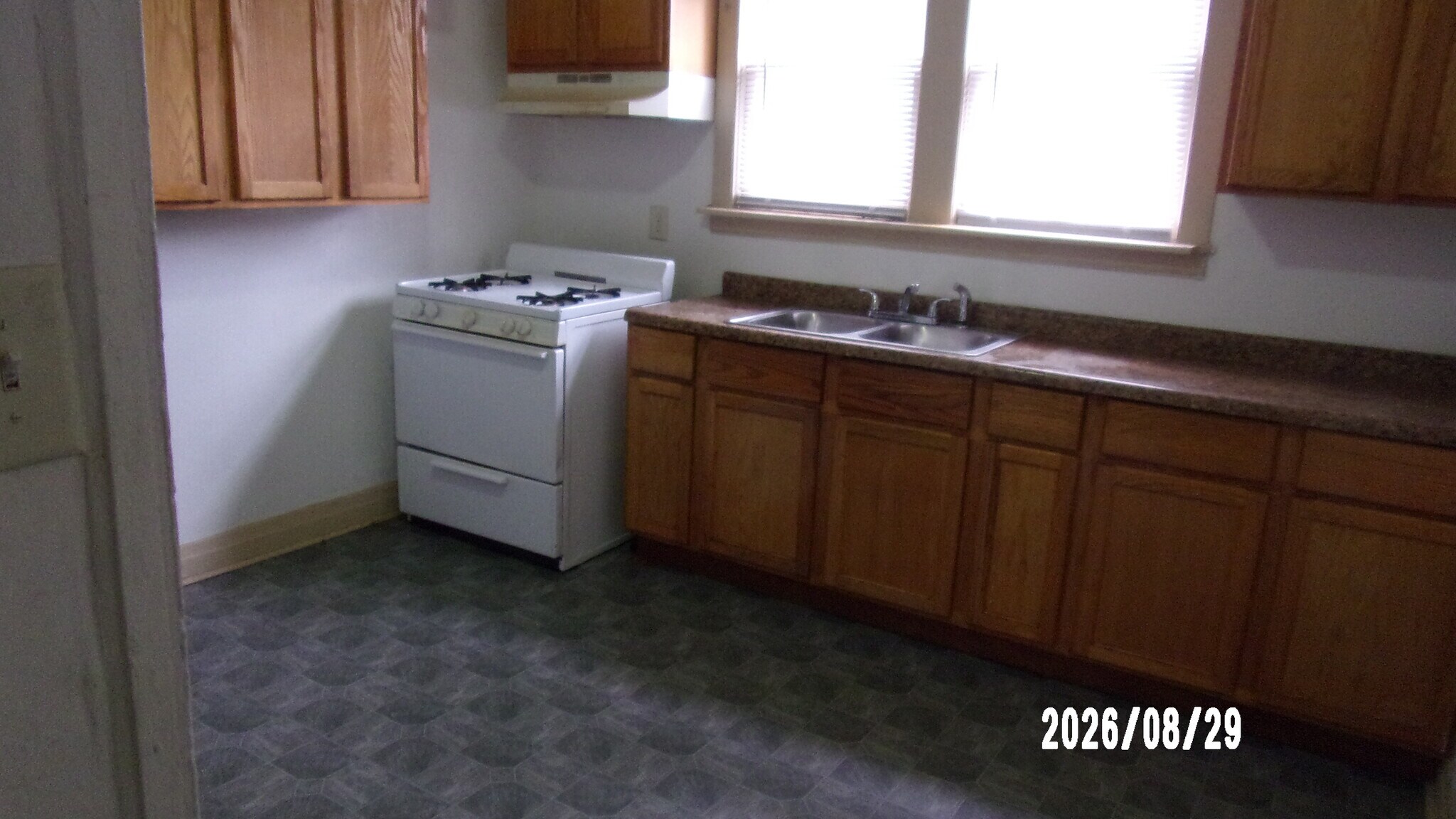 Building Photo - 112 W 113th Pl