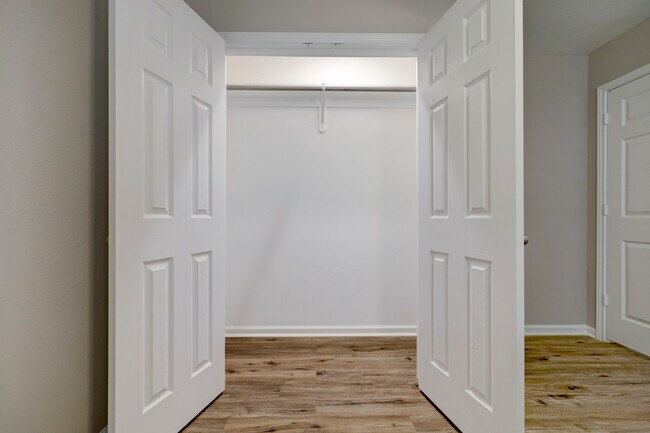 Building Photo - 512 Ridge St