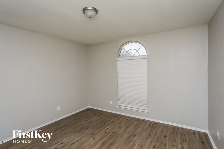 Building Photo - 1521 Vista Ridge Dr