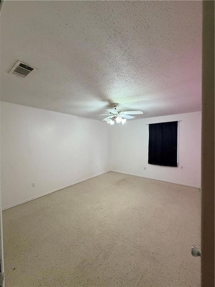 Building Photo - 1549 Spanish Oaks Dr