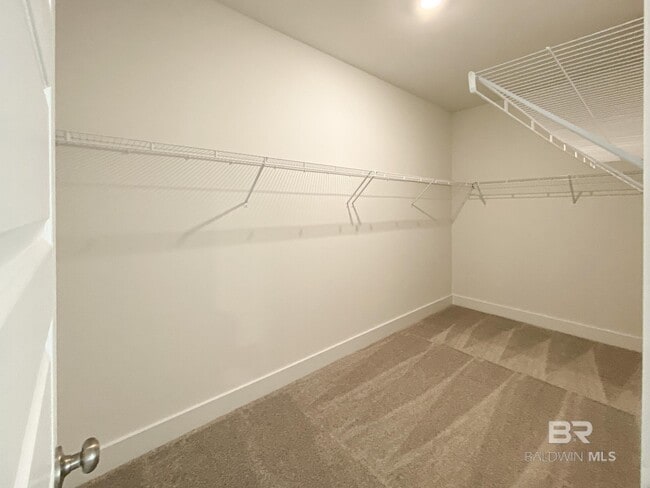 Building Photo - 510 Hardwood Ave