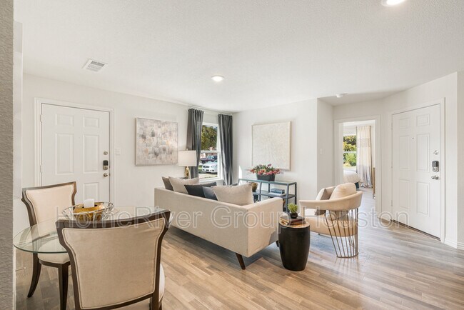 Building Photo - 8318 Prairie View Dr