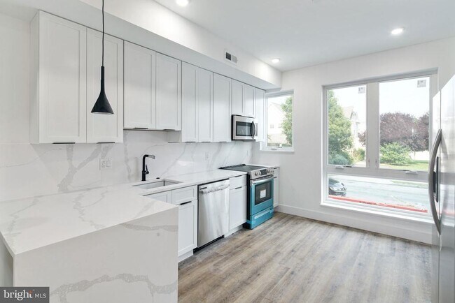 Building Photo - 1522 N 8th St