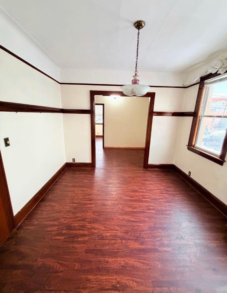 Building Photo - 53-74 72nd Pl