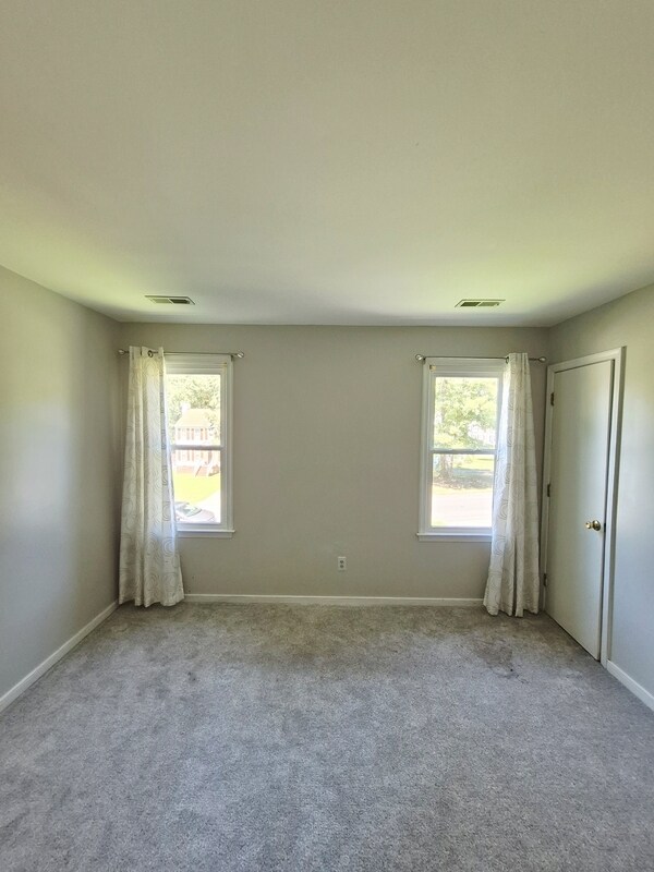 Building Photo - 9019 Double Tree Ln
