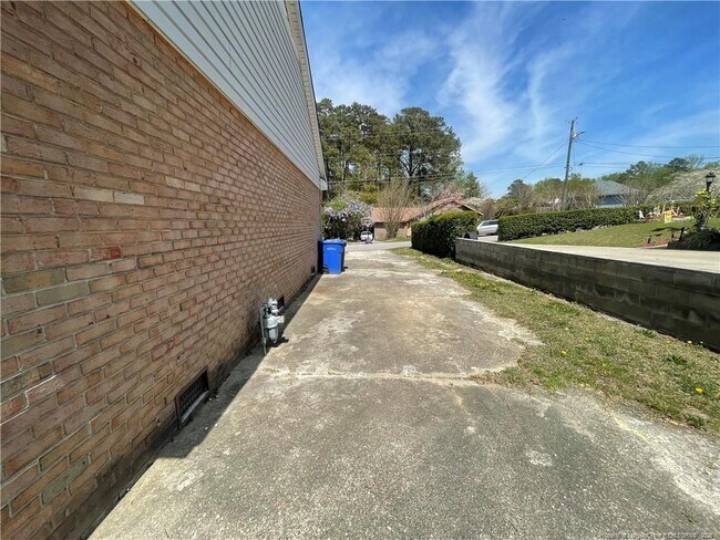 Building Photo - 4809 Belford Rd