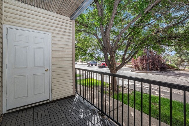 Building Photo - Spacious 2 bedroom home in the heart of Pa...