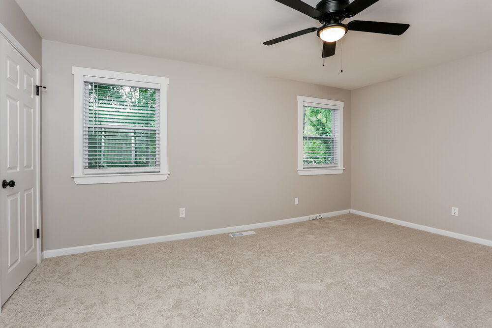Building Photo - 2661 Deerfield Cir