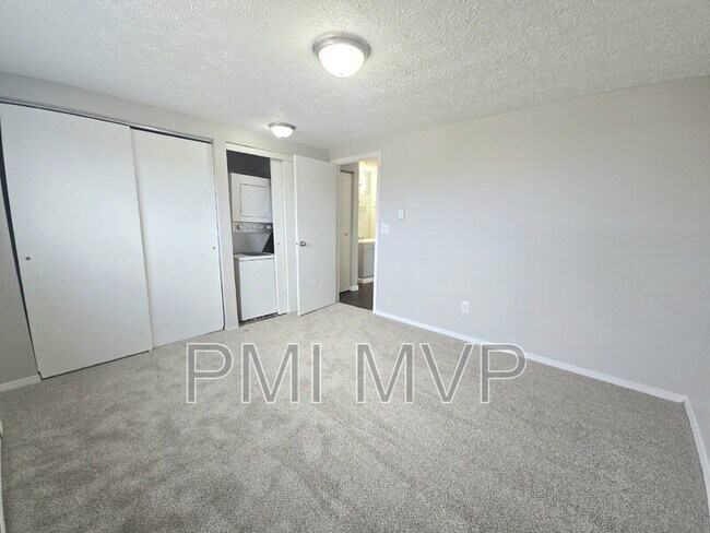 Building Photo - 2769 Wedge St