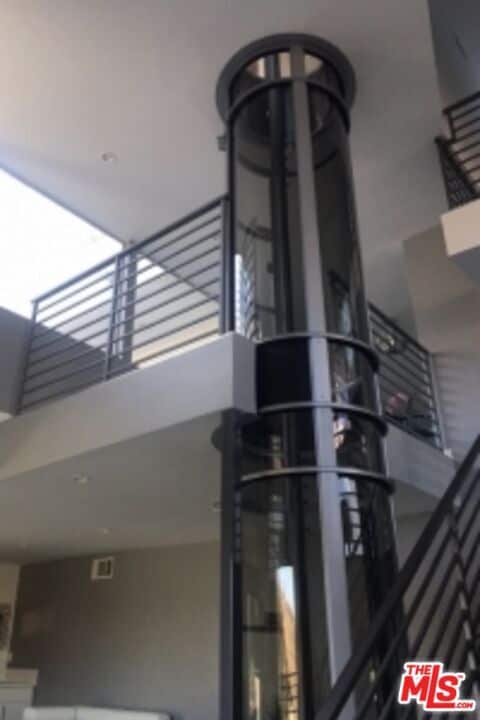 Building Photo - 3624 Avenida Del Sol