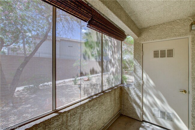 Building Photo - 5710 E Tropicana Ave