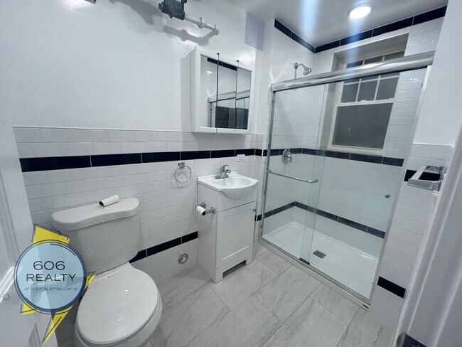 Building Photo - Beautiful Berwyn Apartments on Kenilworth!