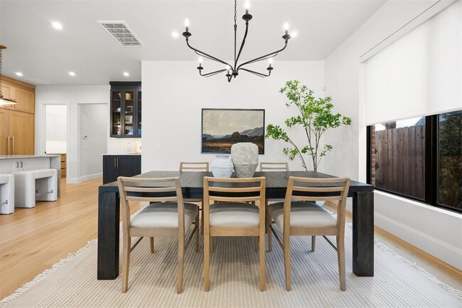 Building Photo - 1129 NW 42nd St