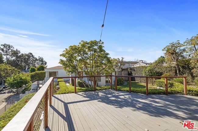 Building Photo - 486 Denslow Ave