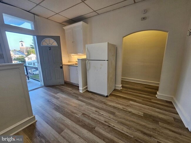 Building Photo - 302 W Main St