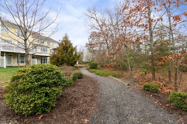 Building Photo - Waterfront Living in Colonial Beach | Monroe Bay Views | 3BR Townhome w/ Garage | 2,200 Sq Ft