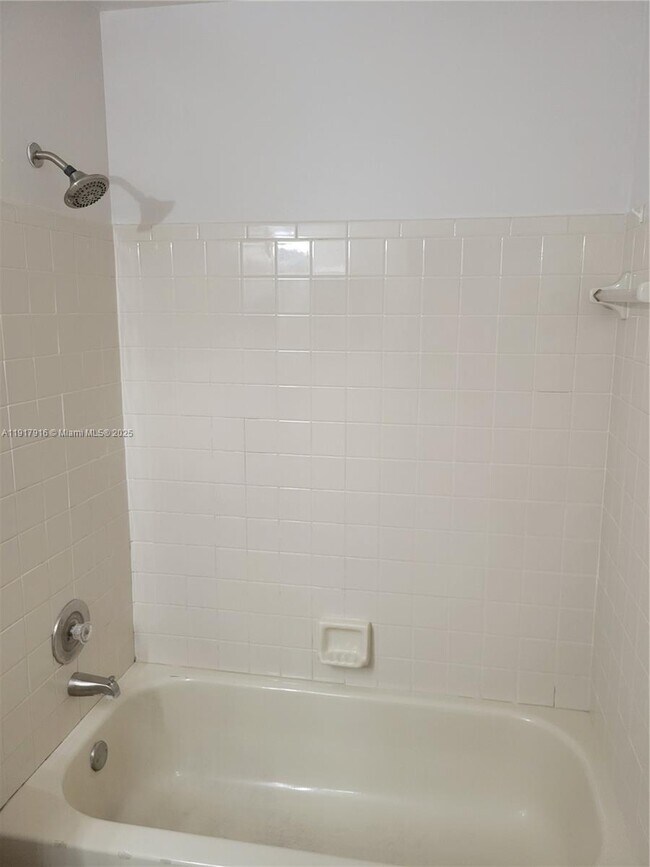 Building Photo - 6963 SW 40th St