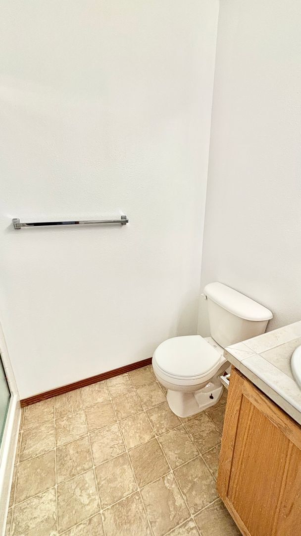 Building Photo - N0611