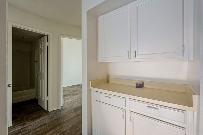 Building Photo - 5821 N 59th Dr