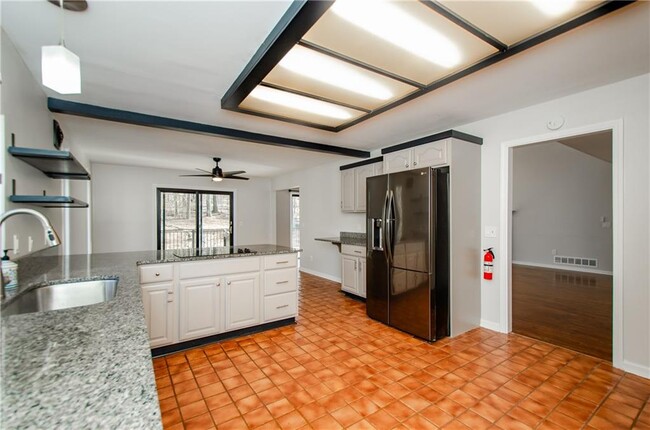 Building Photo - 150 Karina Pl